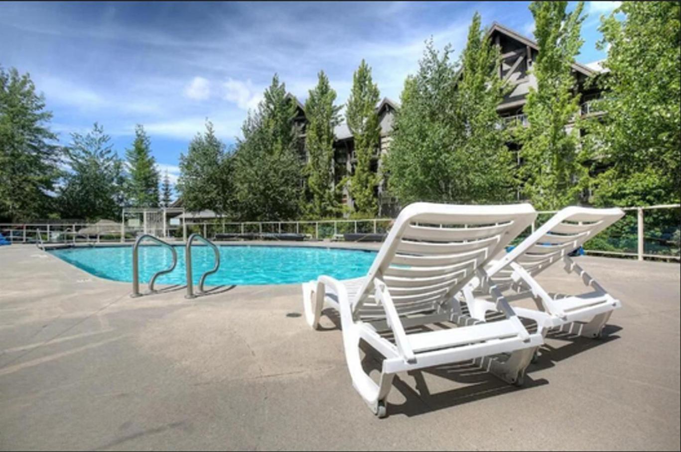 The Aspens By Outpost Whistler Villa Exterior foto